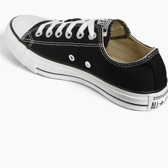 Converse Chuck Taylor All Star Low Top Sneakers Unisex: Men’s 4.5 / Women’s 6.5 - Picture 2 of 10